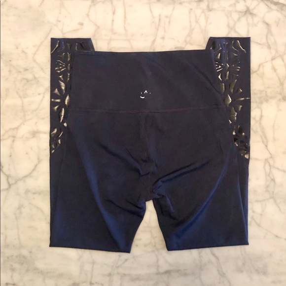 ❣️12.31 LAST CALL❣️Beyond Yoga Geode Leggings - Picture 2 of 7